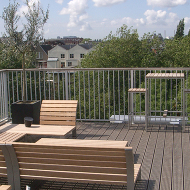 Bartafel op dakterras