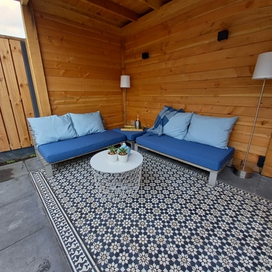 Loungeset in patio