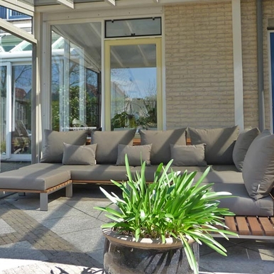 Loungepatio, Sittingimage